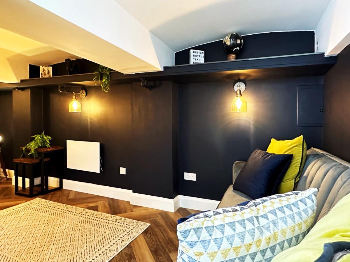 Liam Place Near Hyde Park - 1 Double Bed, 1 Sofa Bed, Spacious Apartment, Private Entrance Londýn Exteriér fotografie