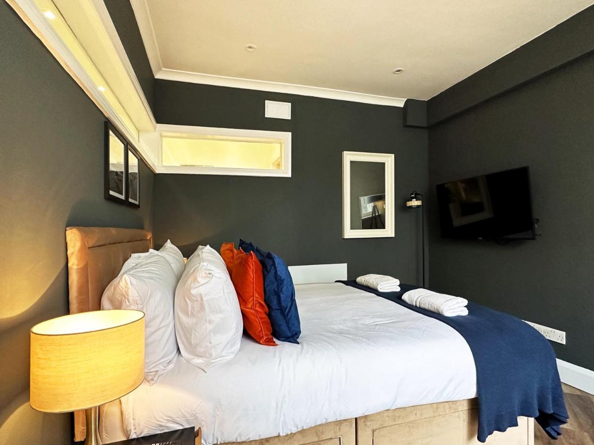 Liam Place Near Hyde Park - 1 Double Bed, 1 Sofa Bed, Spacious Apartment, Private Entrance Londýn Exteriér fotografie