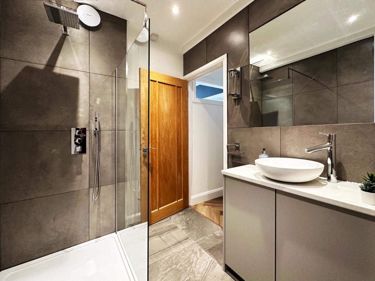 Liam Place Near Hyde Park - 1 Double Bed, 1 Sofa Bed, Spacious Apartment, Private Entrance Londýn Exteriér fotografie