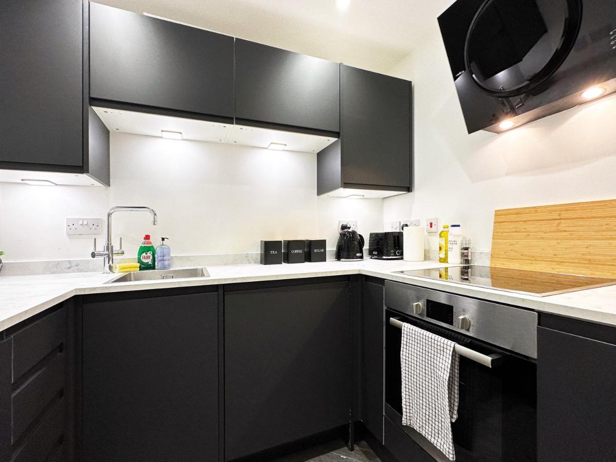 Liam Place Near Hyde Park - 1 Double Bed, 1 Sofa Bed, Spacious Apartment, Private Entrance Londýn Exteriér fotografie