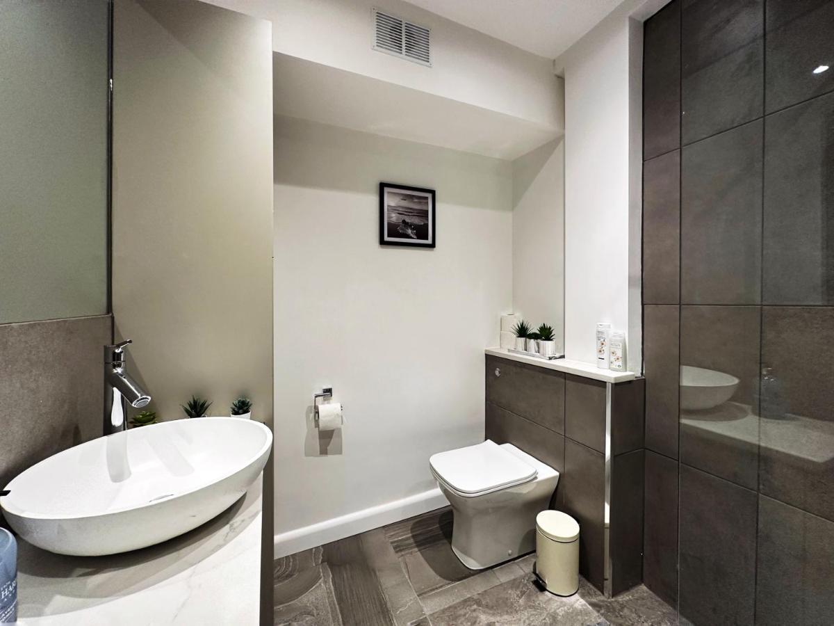 Liam Place Near Hyde Park - 1 Double Bed, 1 Sofa Bed, Spacious Apartment, Private Entrance Londýn Exteriér fotografie