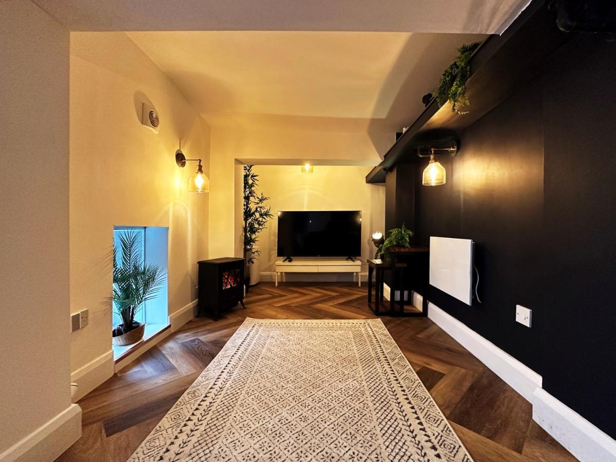 Liam Place Near Hyde Park - 1 Double Bed, 1 Sofa Bed, Spacious Apartment, Private Entrance Londýn Exteriér fotografie