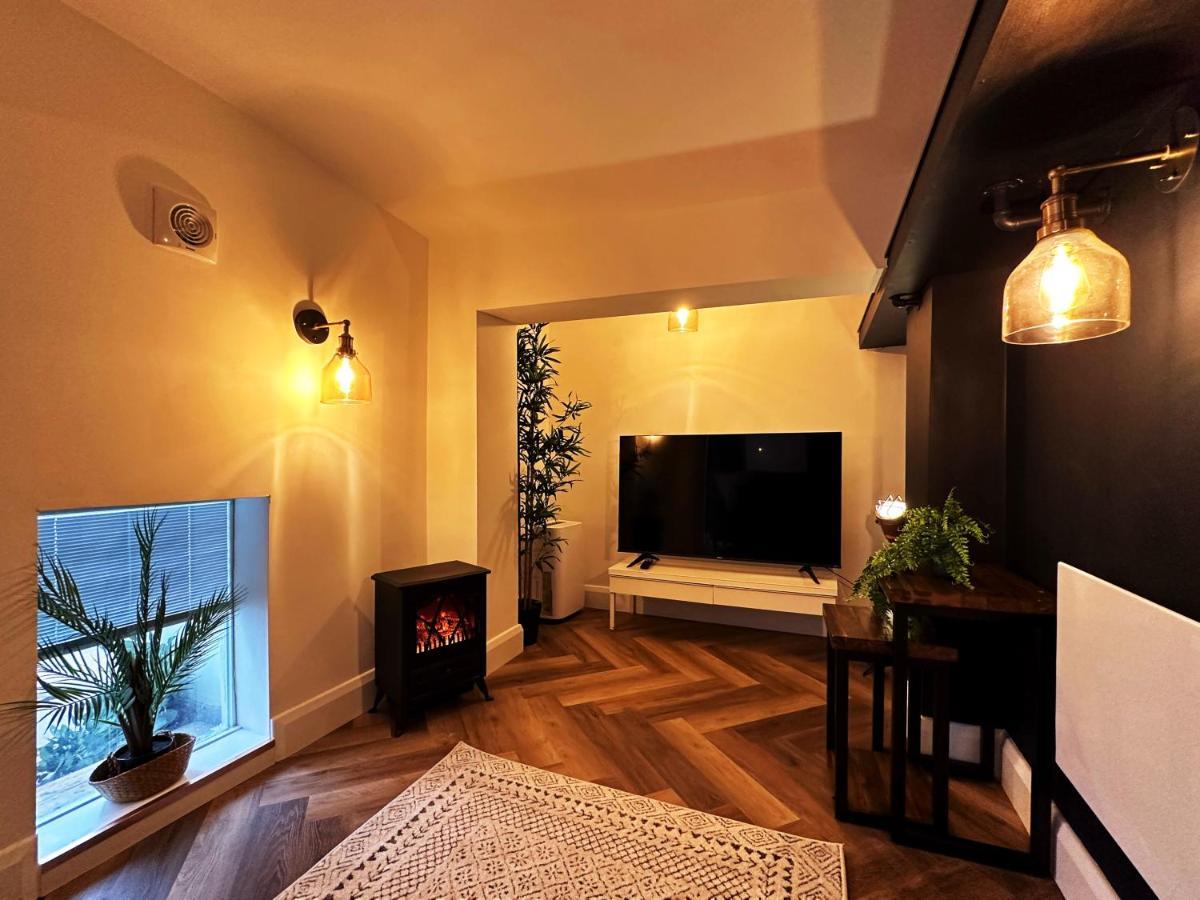 Liam Place Near Hyde Park - 1 Double Bed, 1 Sofa Bed, Spacious Apartment, Private Entrance Londýn Exteriér fotografie