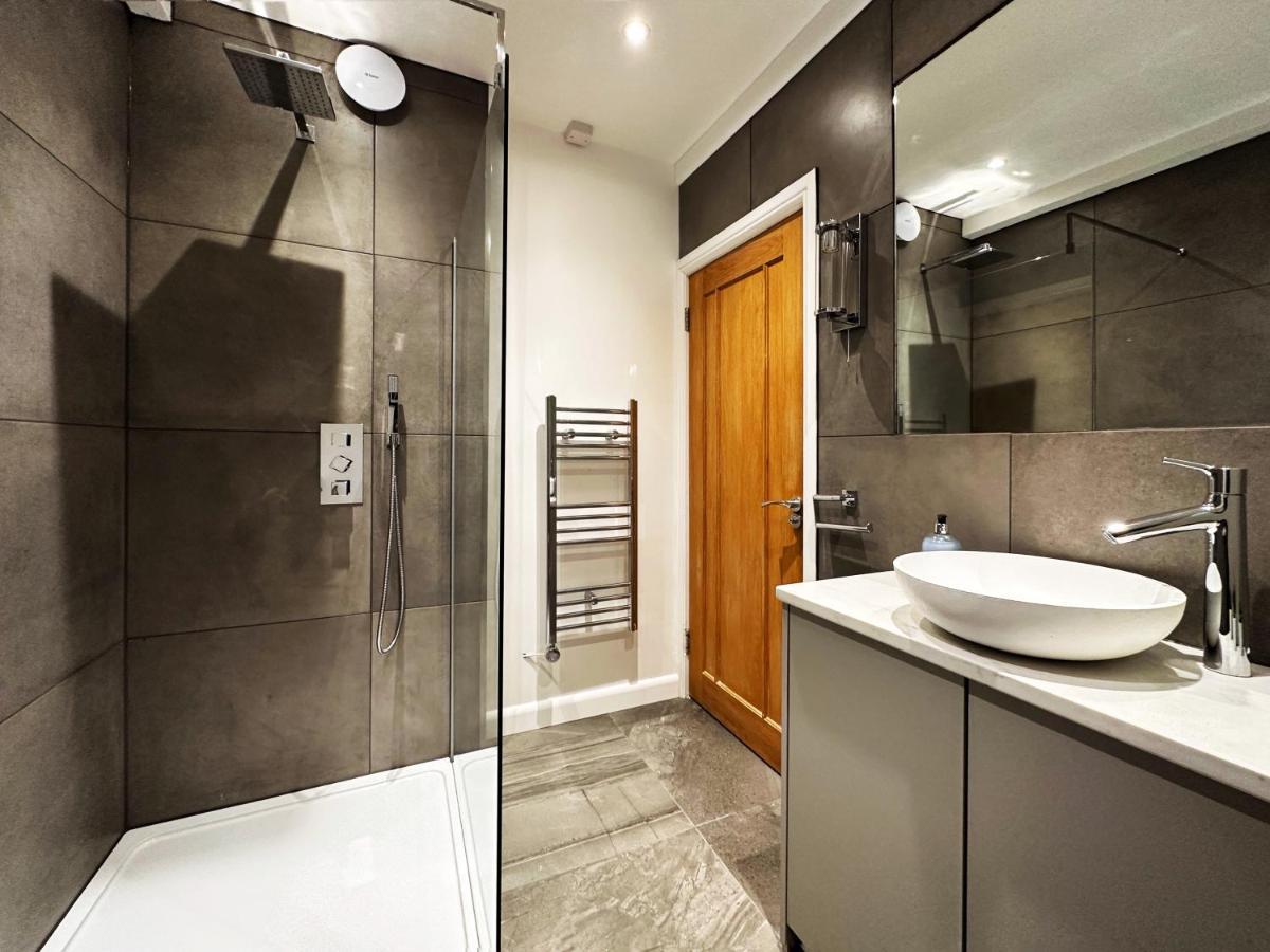 Liam Place Near Hyde Park - 1 Double Bed, 1 Sofa Bed, Spacious Apartment, Private Entrance Londýn Exteriér fotografie