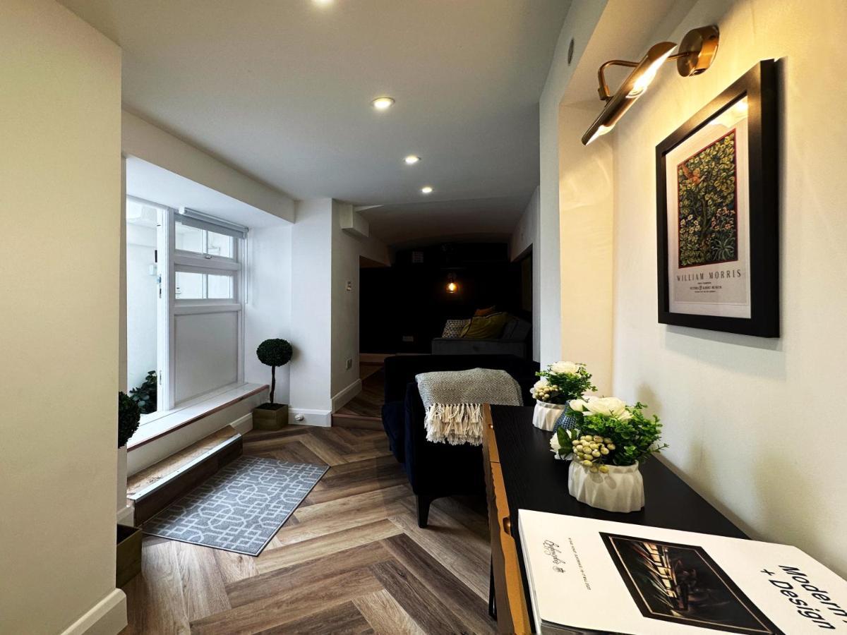 Liam Place Near Hyde Park - 1 Double Bed, 1 Sofa Bed, Spacious Apartment, Private Entrance Londýn Exteriér fotografie